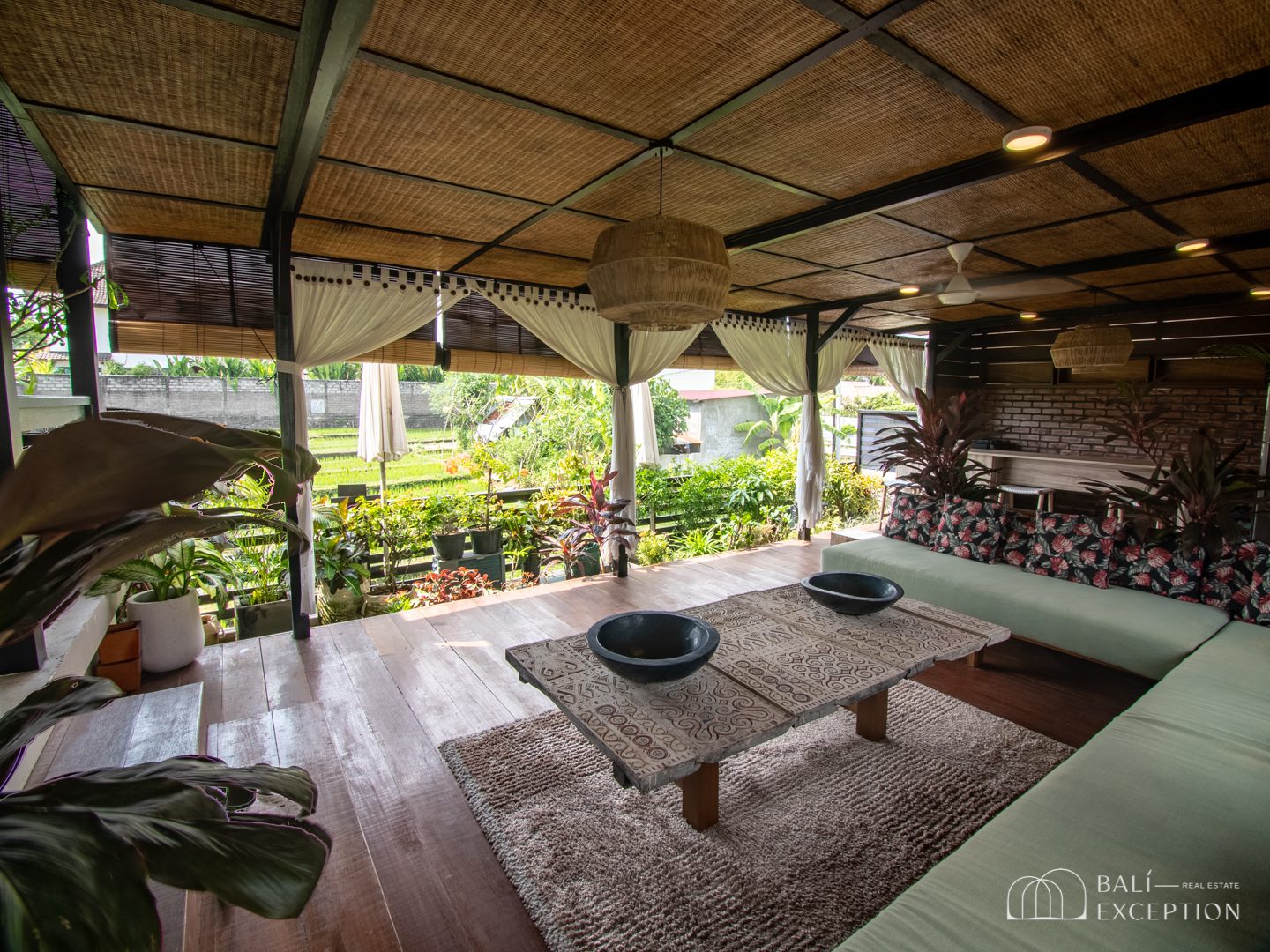 SPACIOUS 3+1 BEDROOM VILLA FOR SALE LEASEHOLD IN UMALAS BALI BE-357 
